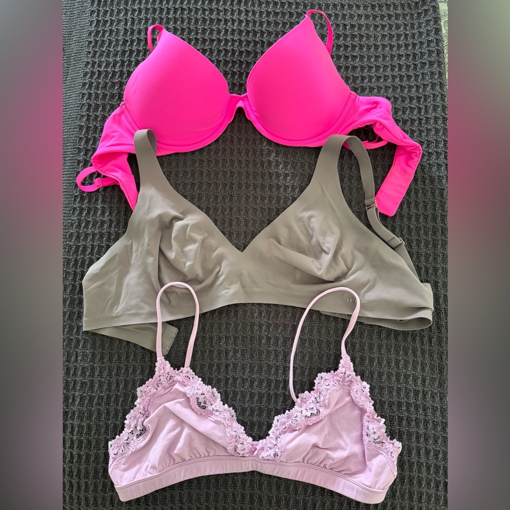 Skims bras - Pink, Gray, and Light Pink